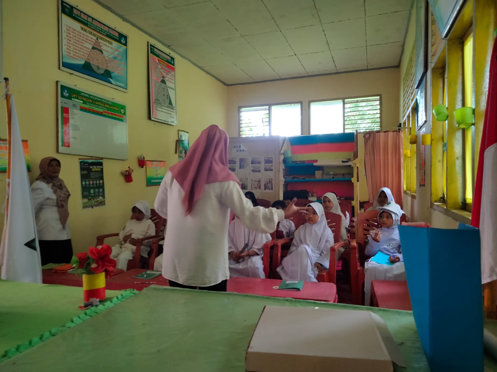 Puskesmas Pasar Baru Melakukan Pembinaan Dokter Kecil di SDN 35 Ambacang Kamba