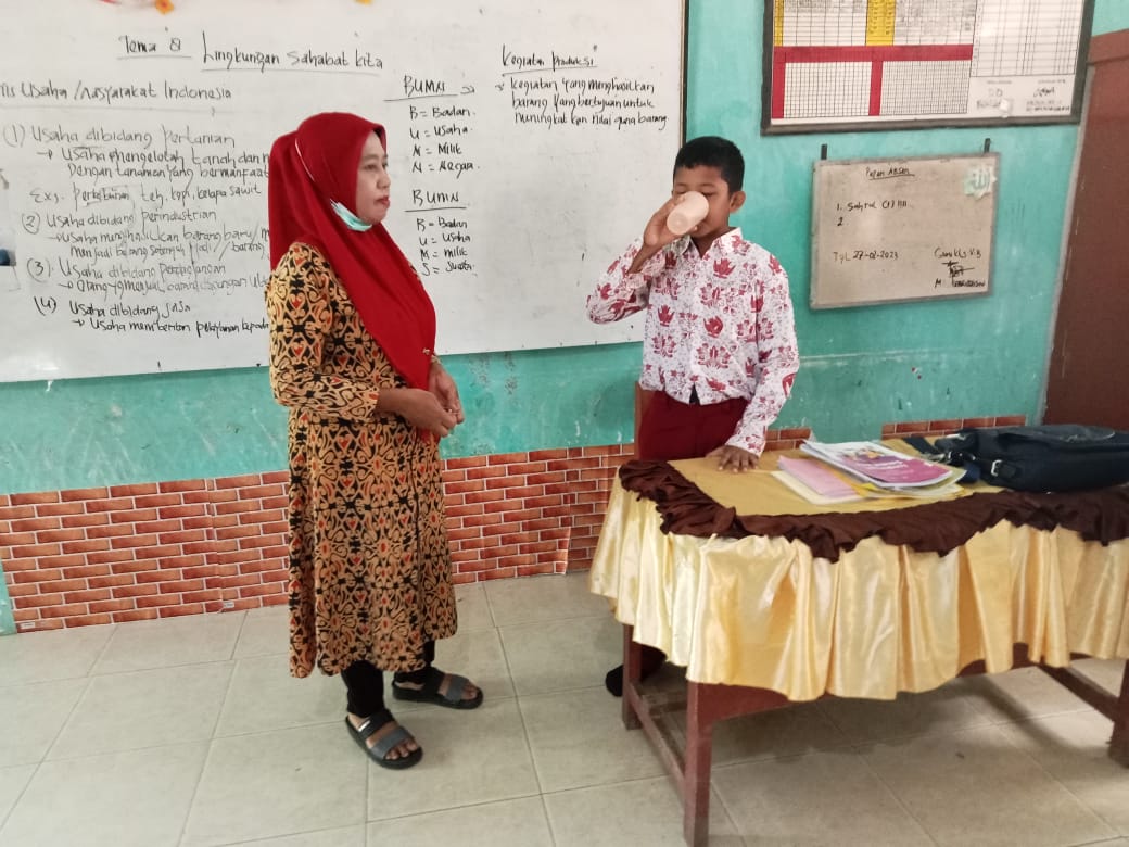 Puskesmas Pasar Kuok Memberikan Penyuluhan dan Pemberian  Obat Kecacingan di Sekolah Dasar