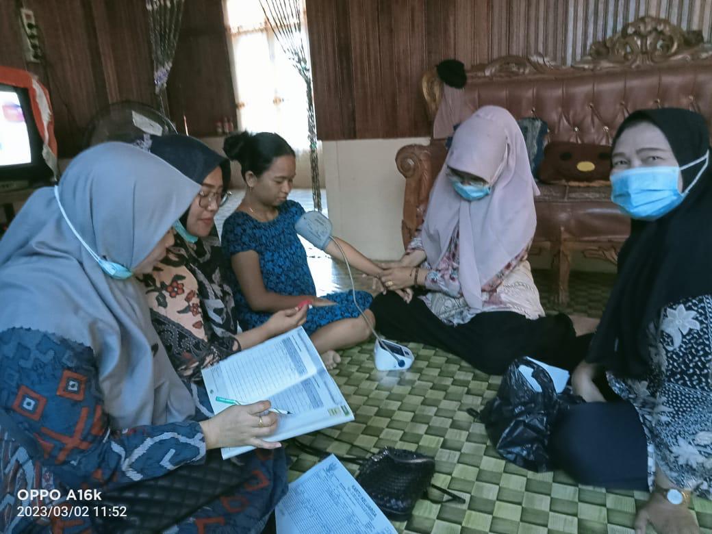 Puskesmas Inderapura Melakukan Kunjungan rumah dan pemantauan ibu hamil Kek di sungai gemuruh nagari