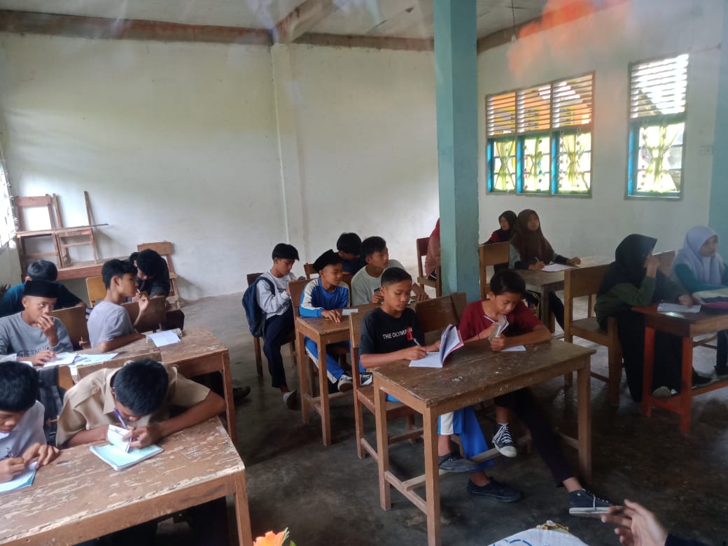 Puskesmas Koto Baru Melakukan skrinning deteksi dini keswa dan napza di Pondok Pesantren Tarbiyah