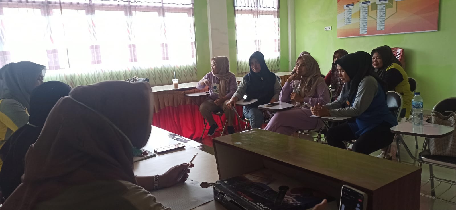 Puskesmas IV Koto Mudik Melakukan Briefing dengan Bidan Desa