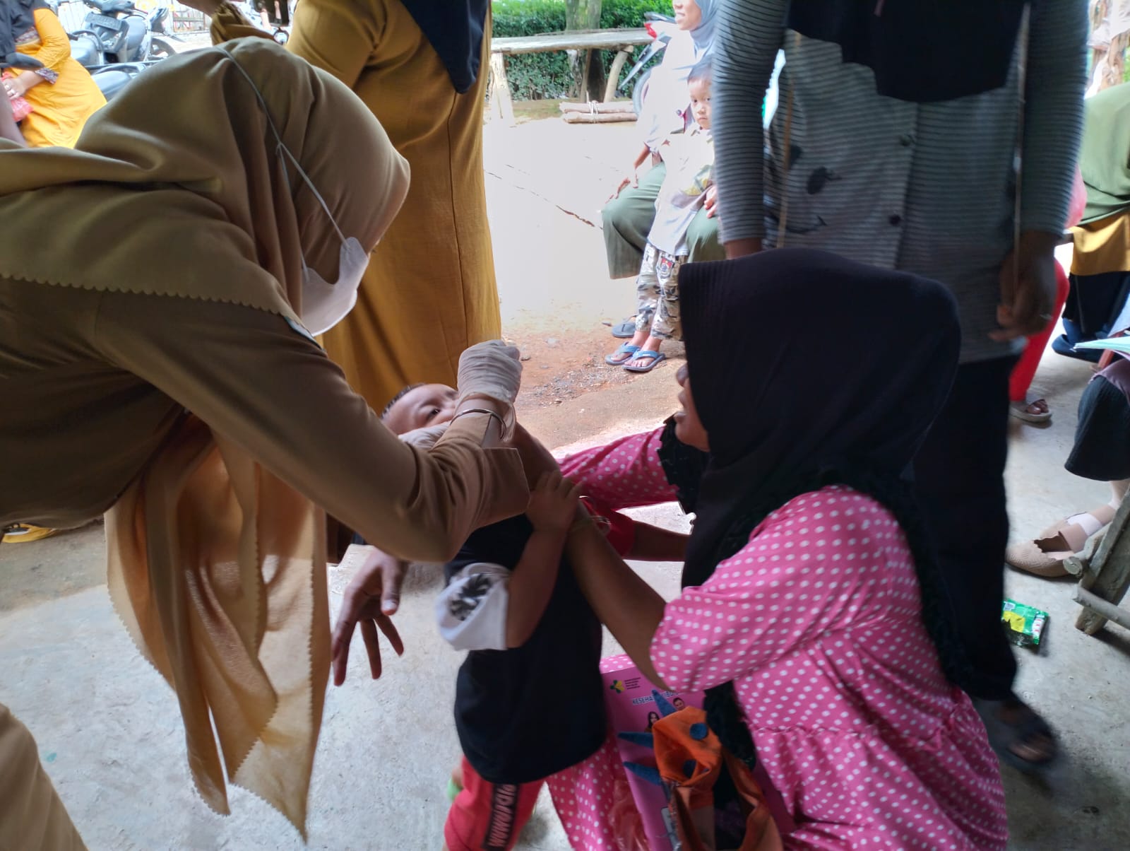 PELAKSANAAN CRASH PROGRAM POLIO PUSKESMAS PASAR BARU 