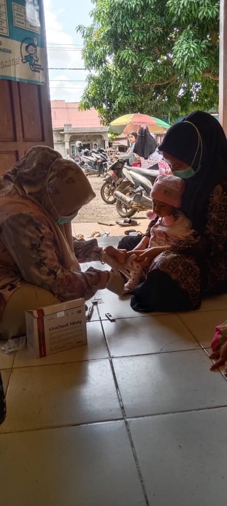 Puskesmas Airpura Melakukan Penjaringan HBsAG yang aktif pada bayi di nagari Inderapura Timur