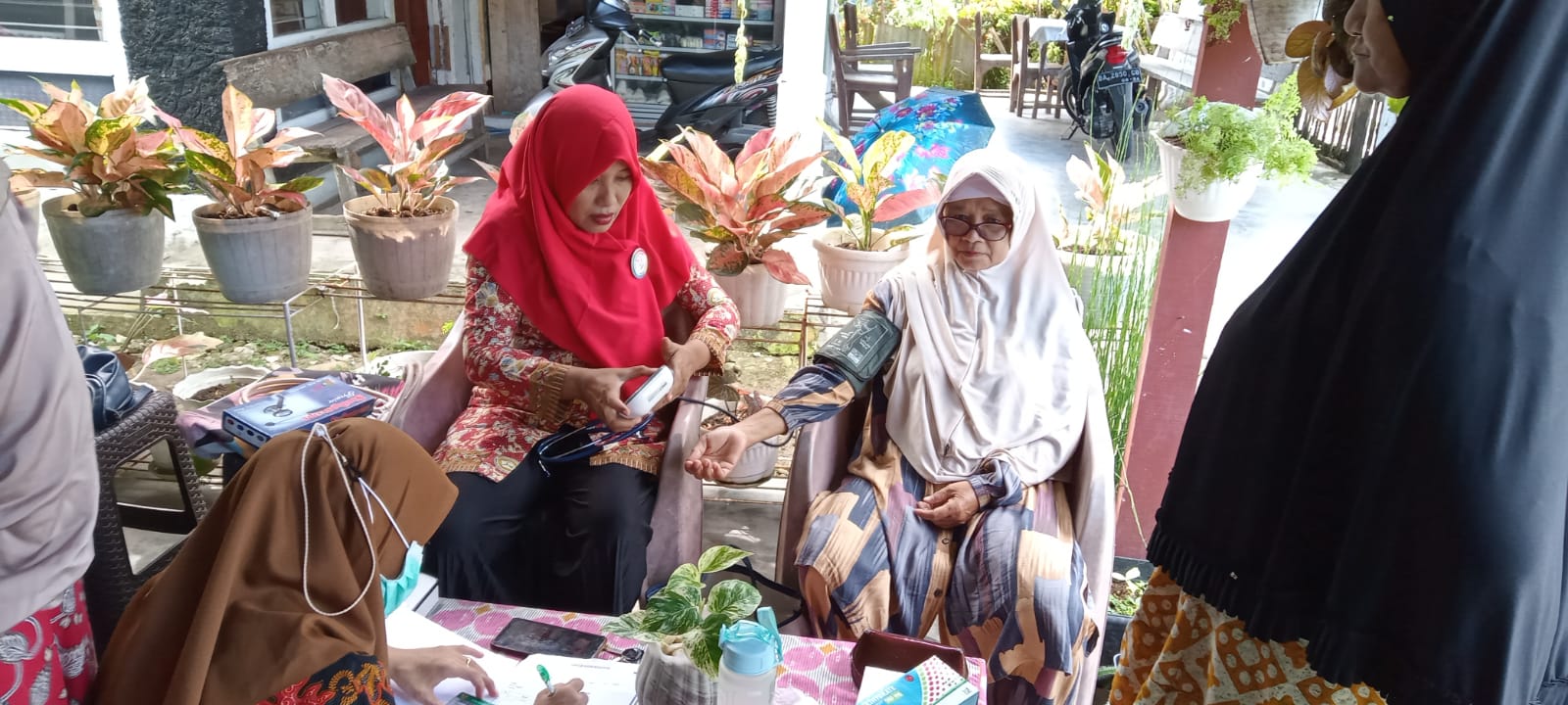 Giat kegiatan Pos UKK(Upaya Kesehatan Kerja) di kampung Ujung Padang wilayah kerja Puskesmas kambang