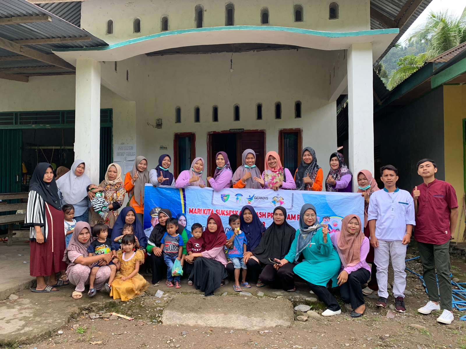 PUSKESMAS KAYU GADANG, PELAKSANAAN POSYANDU CRASH PROGRAM POLIO KE NAGARI LANGGAI 