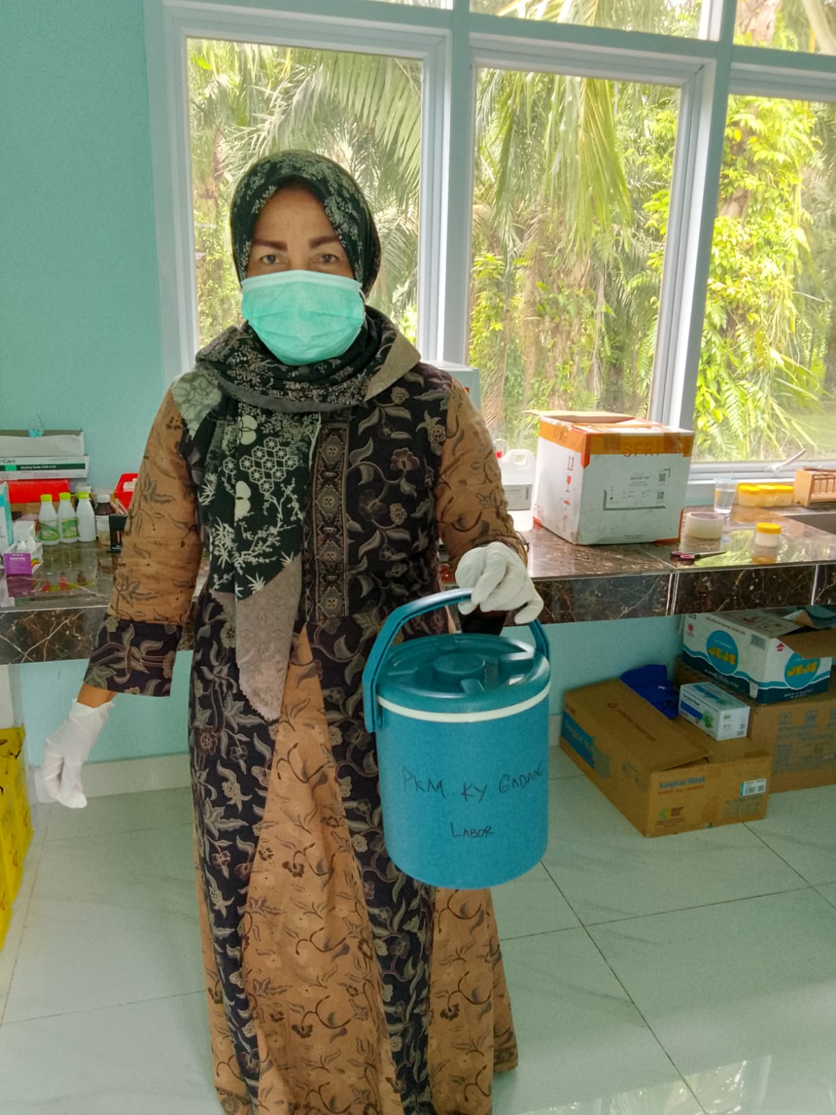 Puskesmas Kayu Gadang, Pengambilan Sampel dan Mengatar Sputum ke Puskesmas Surantih