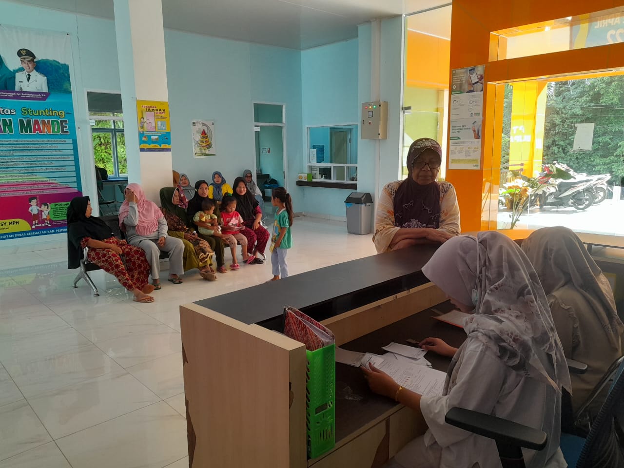 Pengambilan Obat (Pasien) Di Apotek Puskesmas Kayu Gadang