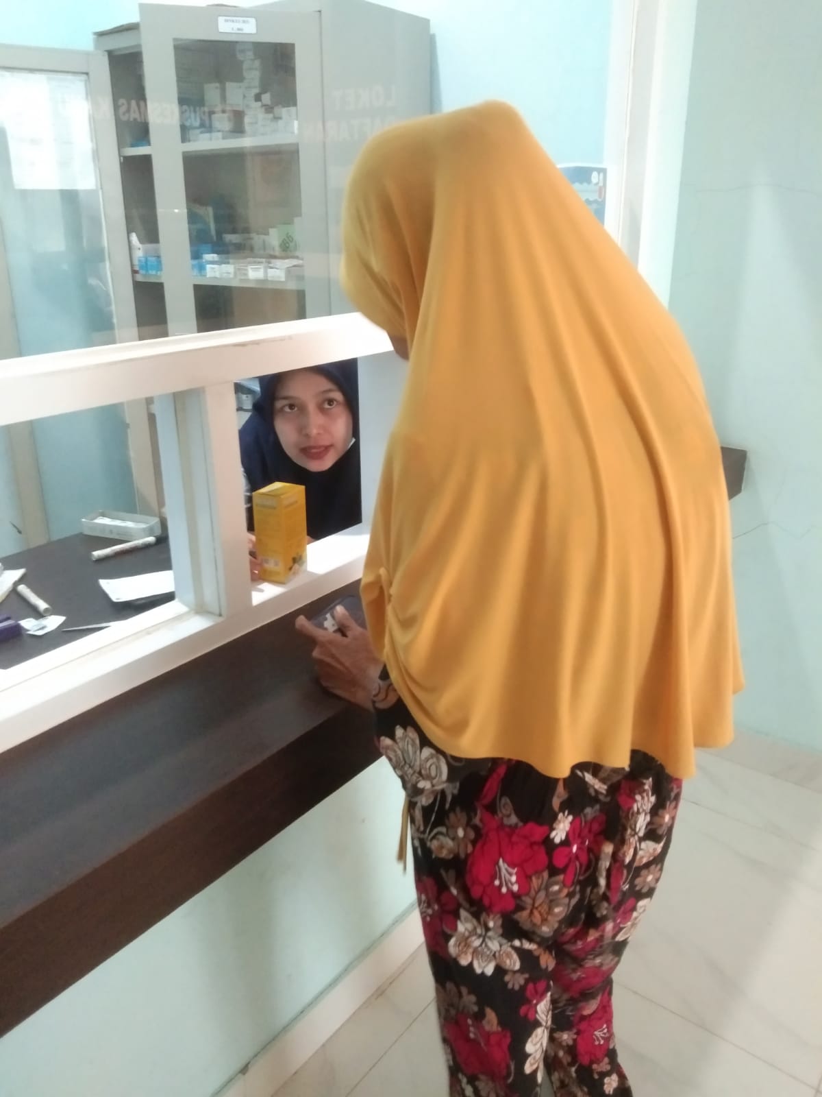 Pelayanan Pengambilan Obat (Pasien) Di Apotek Puskesmas Kayu Gadang