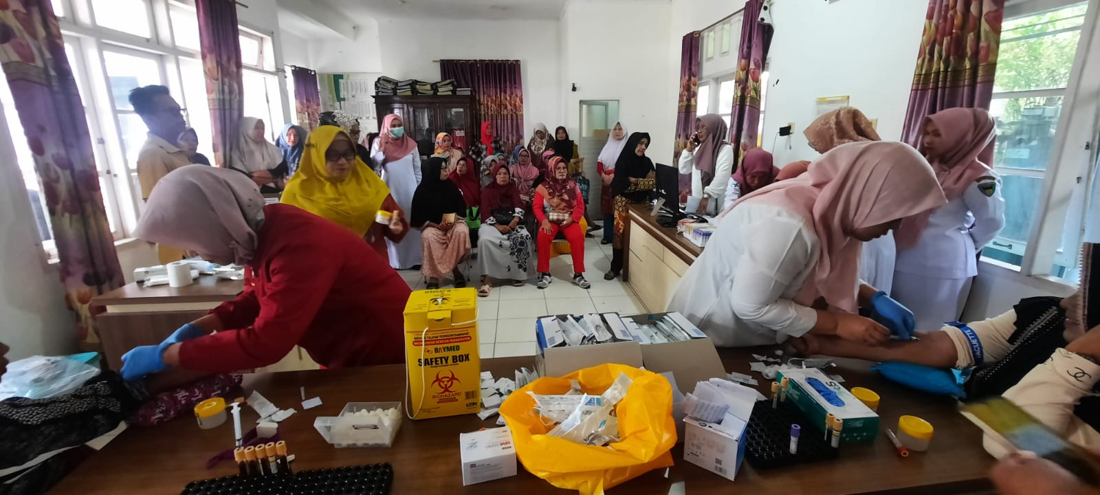 PKM Tarusan Pemeriksaan laboratorium dari Labkesda Padang