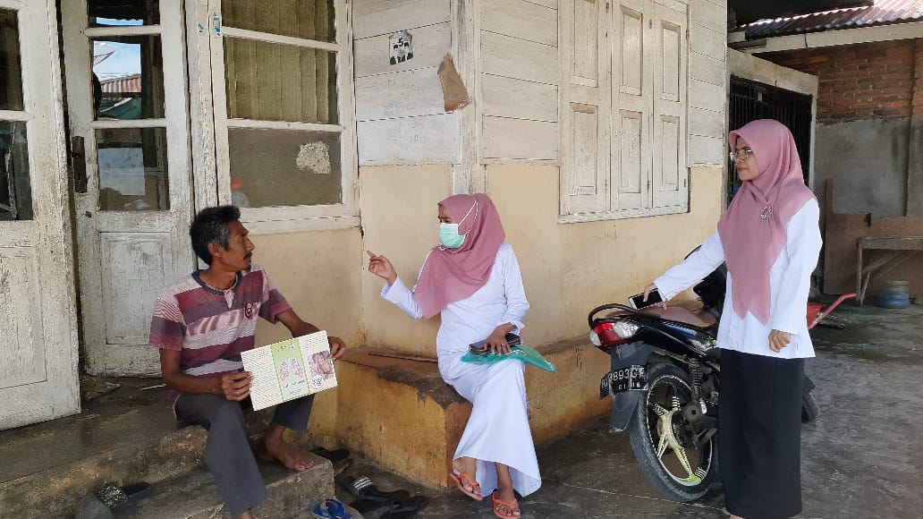 Puskesmas Tarusan Kunjungan rumah utk pemantauan minum obat TB Di Kapuh Utara