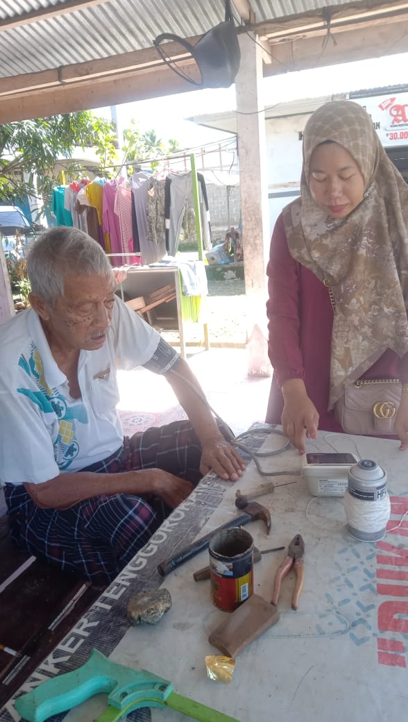 PUSKESMAS TARUSAN KEGIATAN KUNJUNGAN RUMAH LANSIA RESTI DI KENAGARIAN KAPUH UTARA