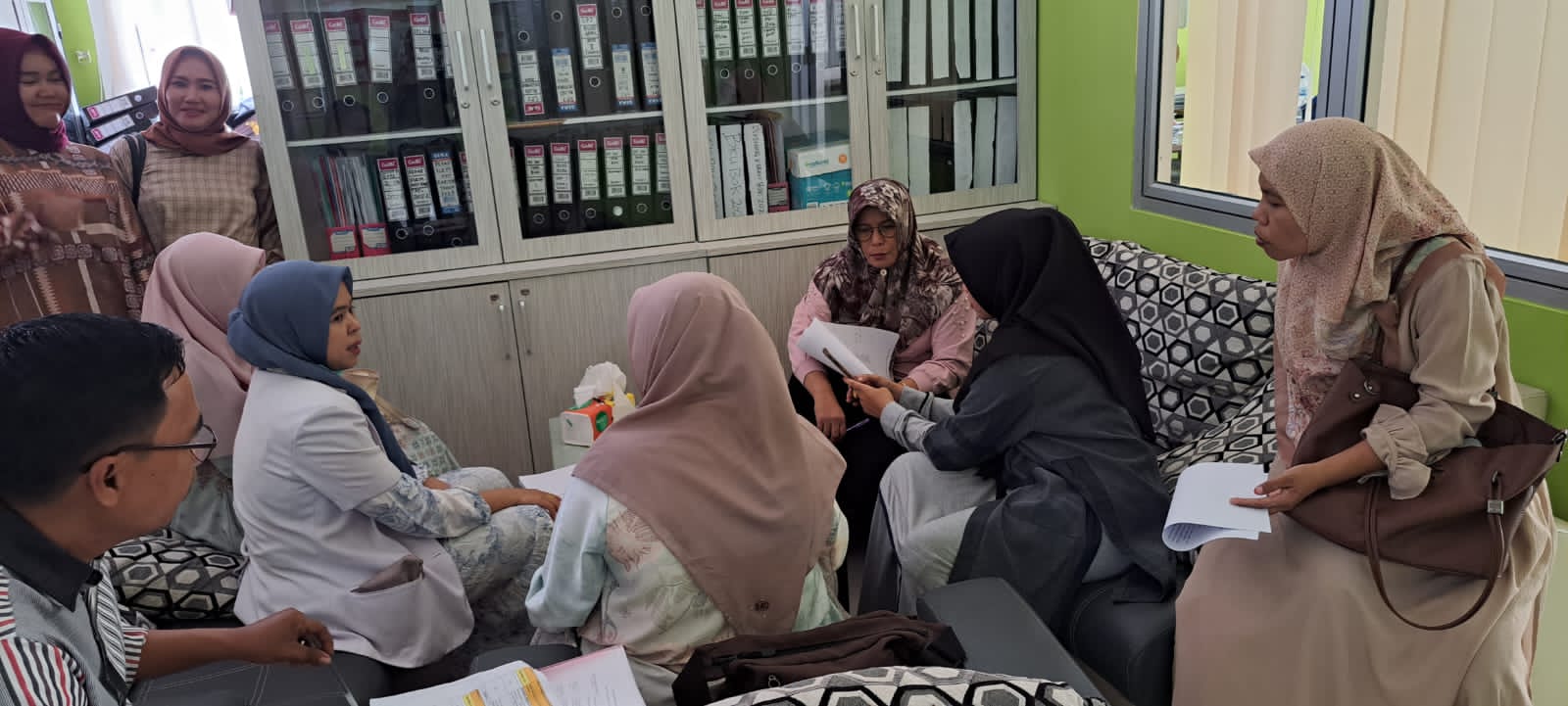Monitoring dan Evaluasi Tim TPCB Dinkes Pessel di Puskesmas suratih 