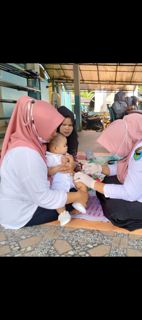 Pelayanan Imunisasi di Posyandu Puskesmas IV Koto Mudik