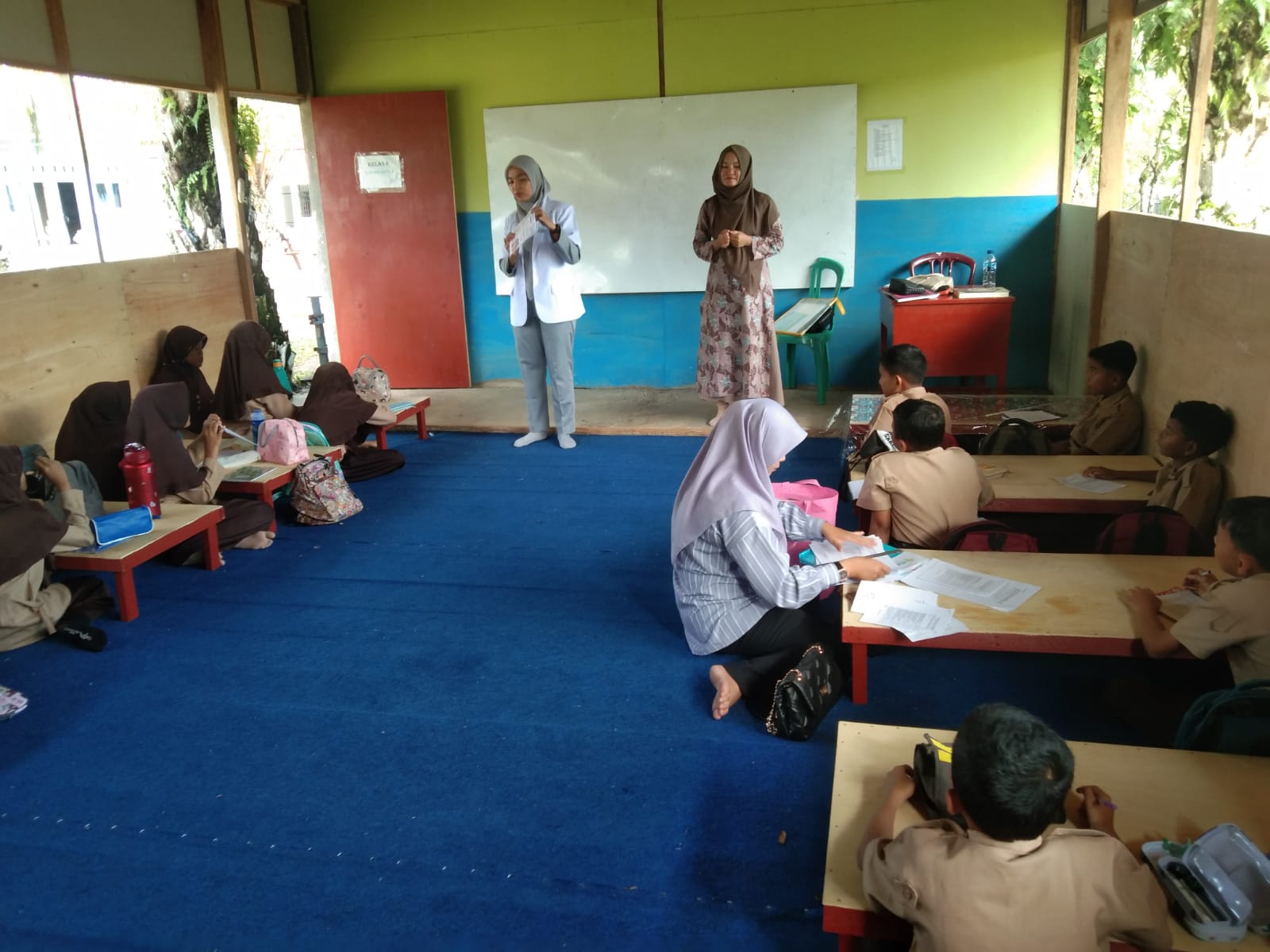 SD IT AL-KUDWAH SURANTIH Pelaksanaan kegiatan Program UKS dan UBM