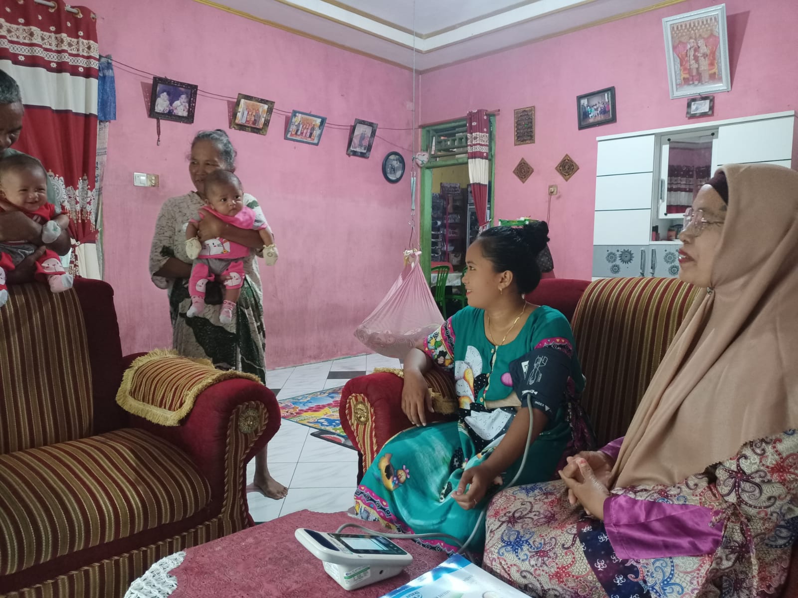 Puskesmas Tarusan Kegiatan Penyuluhan KB Pascasalin dan PNC di Nagari Teluk Raya