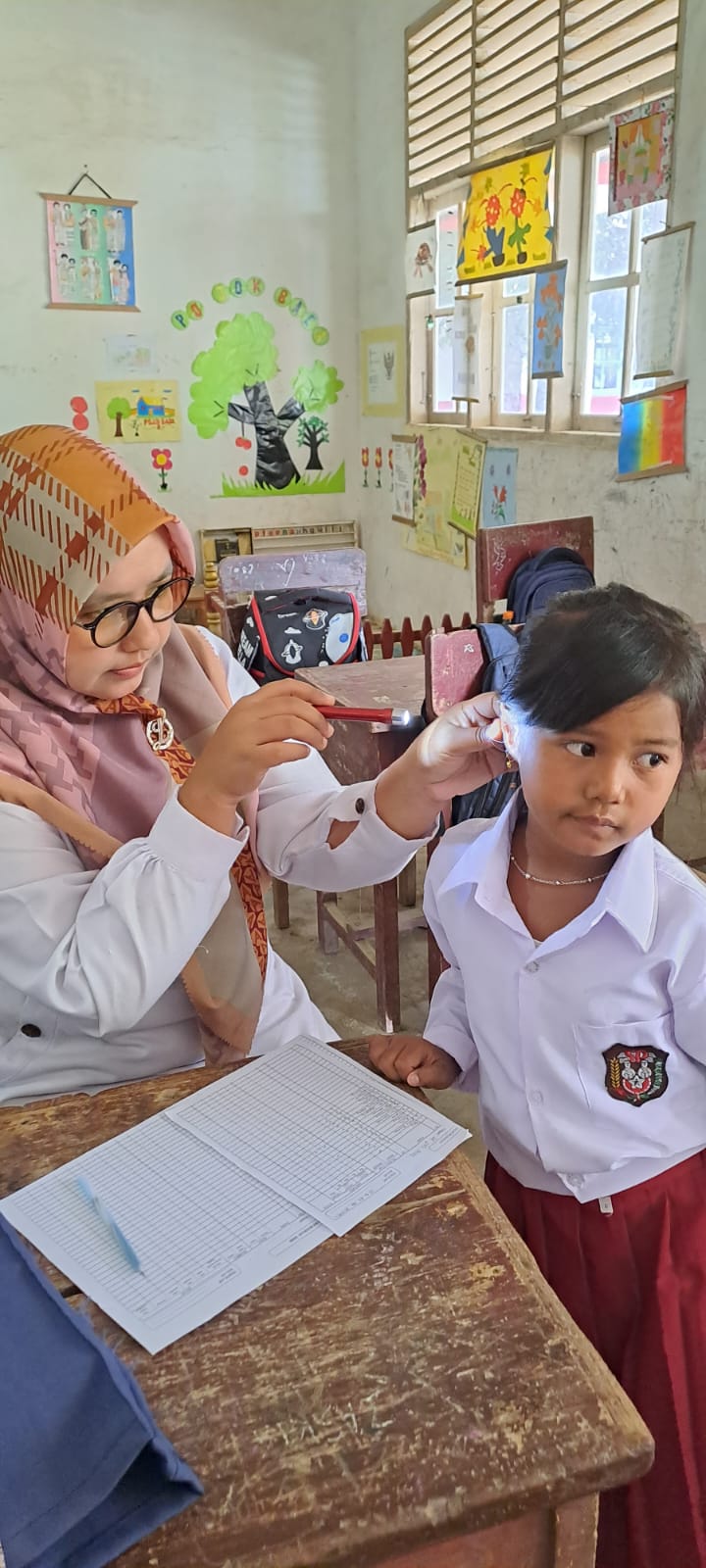 Kegiatan UKS (Pemeriksaan Berkala) peserta didik SDN 39 Ps.Gompong, dan SDN 42 Kb Harapan wilker Pus