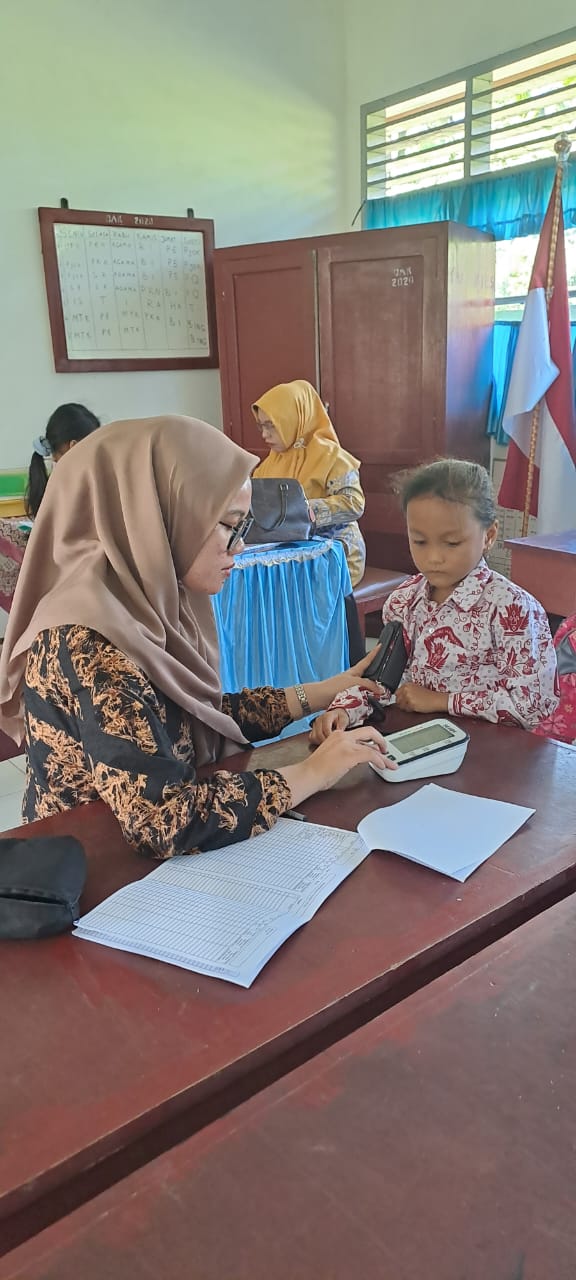 Puskesmas Kambang Kegiatan UKS (Pemeriksaan Berkala) peserta didik SDN 30 Lakitan dan SDN 16 Lubuk B