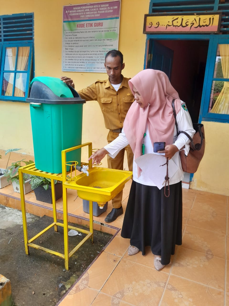PKM TARUSAN INSPEKSI KESEHATAN  LINGKUNGAN SEKOLAH  SDLB YAPEM  DAN SDN 35 KAMPUNG SAWAH
