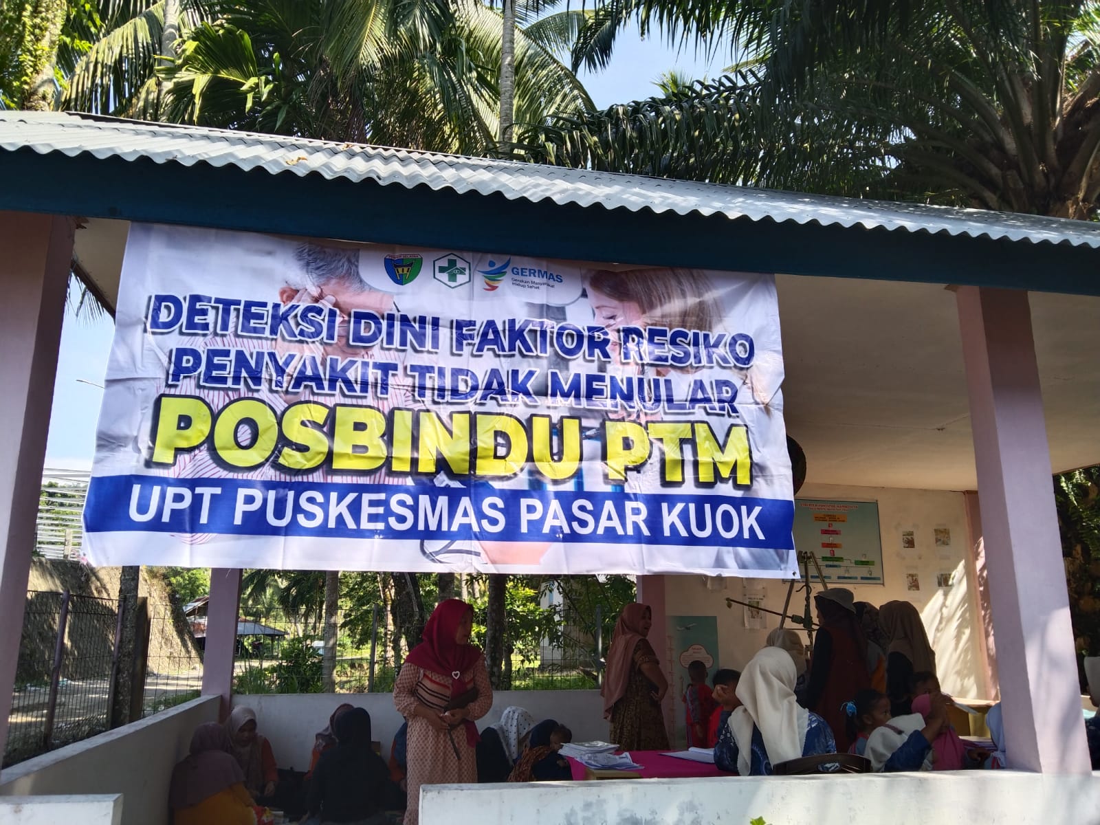 PUSKESMAS PASAR KUOK KEGIATAN SCREENING PTM TERINTEGRASI DGN INDERA DAN PROMKES Di KALUMPANG 