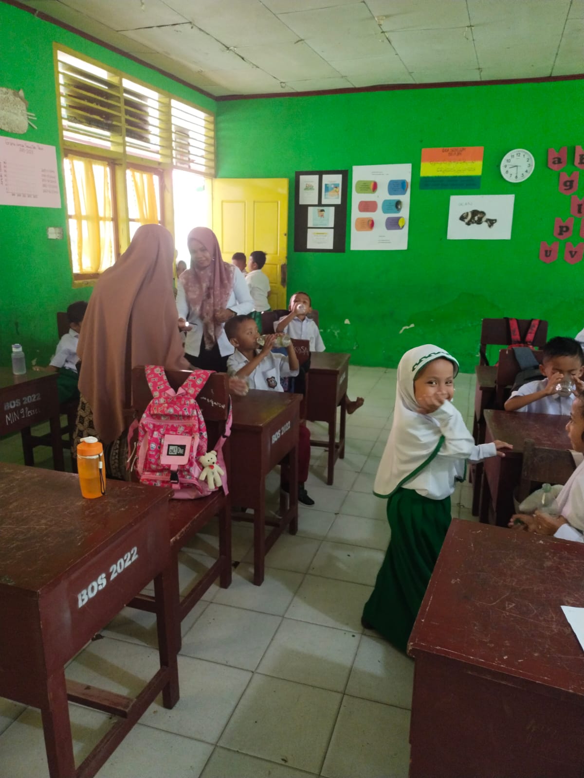 PUSKESMAS IV KOTO MUDIK PEMBERIAN OBAT PENCEGAHAN SECARA MASSAL CACINGAN (POPM)
