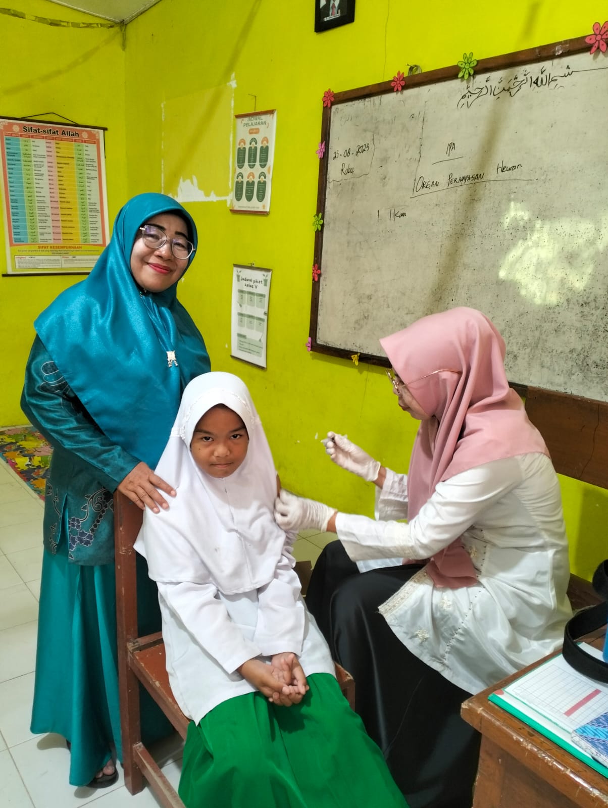 PUSKESMAS IV KOTO MUDIK BULAN IMUNISASI ANAK SEKOLAH