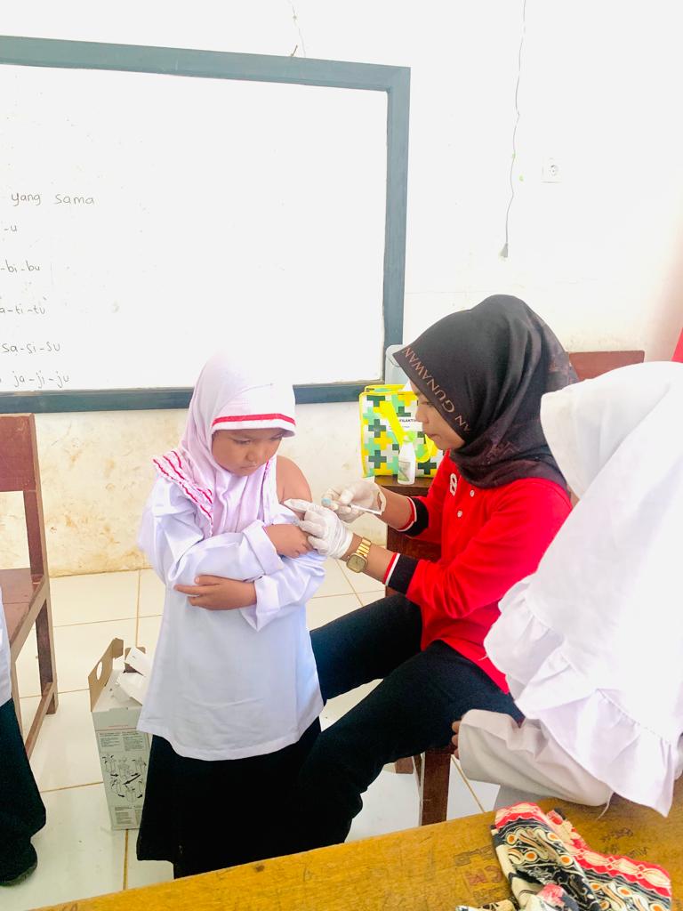 PUSKESMAS KOTO BARU BULAN IMUNISASI ANAK SEKOLAH