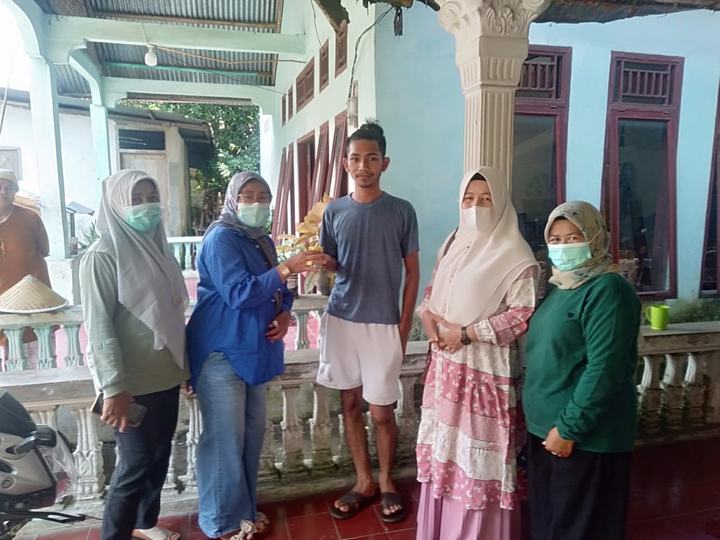 PKM Pasar Kuok Ketuk pintu ke rumah dan Pemantauan Minum Obat pada Pasien Tuberkulosis (TBC)