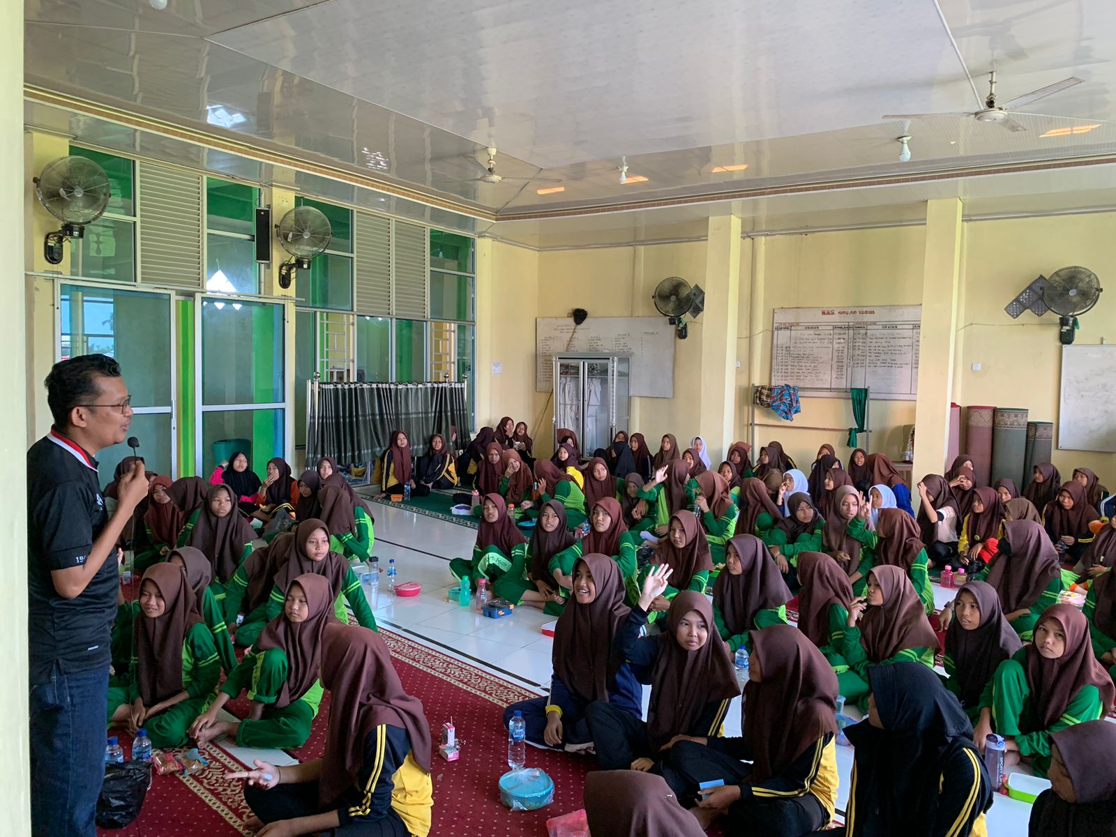 PUSKESMAS PASAR KUOK MELAKSANAKAN KEGIATAN GERMAS AKSI BERGIZI DI MTsN 13 PESISIR SELATAN 