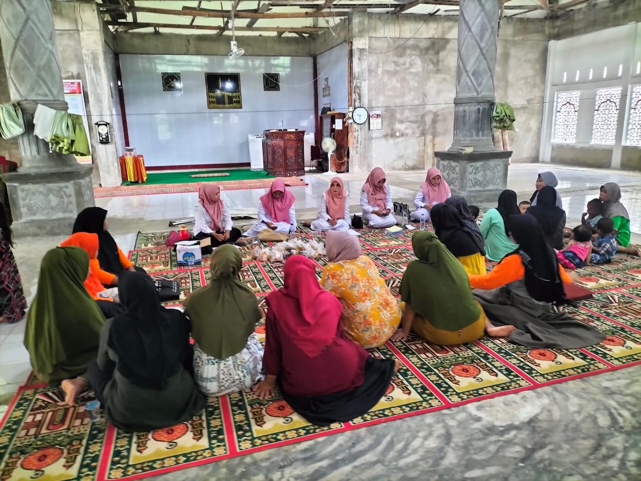 Tim Puskesmas Koto Baru Melaksanakan pembinaan kader di wilayah Kambang Timur