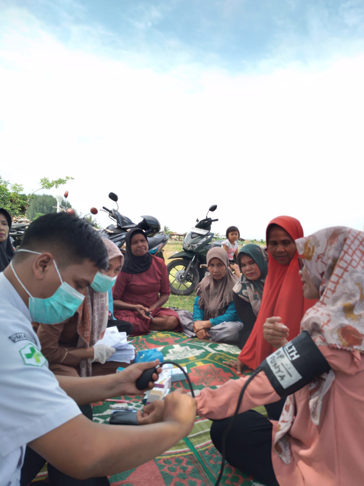Posbindu Penyakit Tidak Menular (PTM) di Ps.Gompong nagari Kambang Barat wilayah kerja Puskesmas Kam