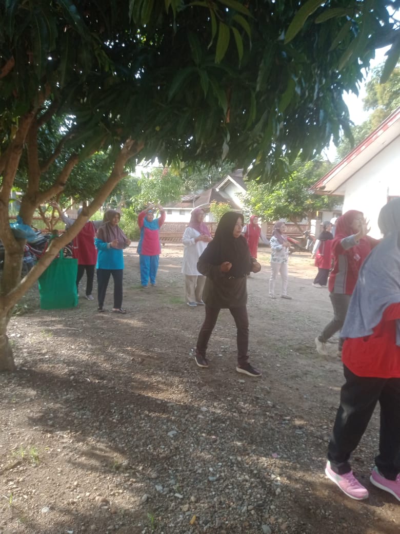 KEGIATAN SENAM RUTIN BERSAMA MASYARAKAT PELANGAI PKM BALAI SELASA