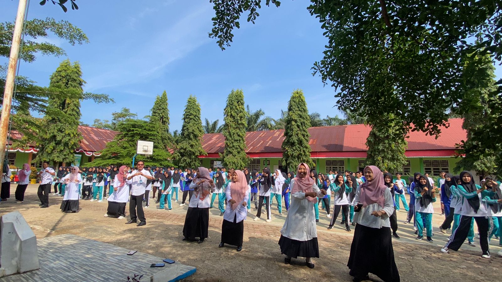 Dalam Pelaksanaan implementasi GERMAS maka dilaksanakan Aksi Bergizi di SMAN 1 Airpura