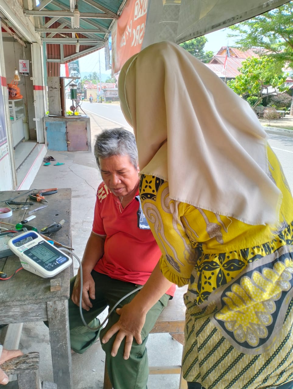 KEGIATAN KUNJUNGAN RUMAH LANSIA RESTI DI  SIMPANG NAGARI SIMPANG AMPANG PULAI WILKER UPT PUSKESMAS T
