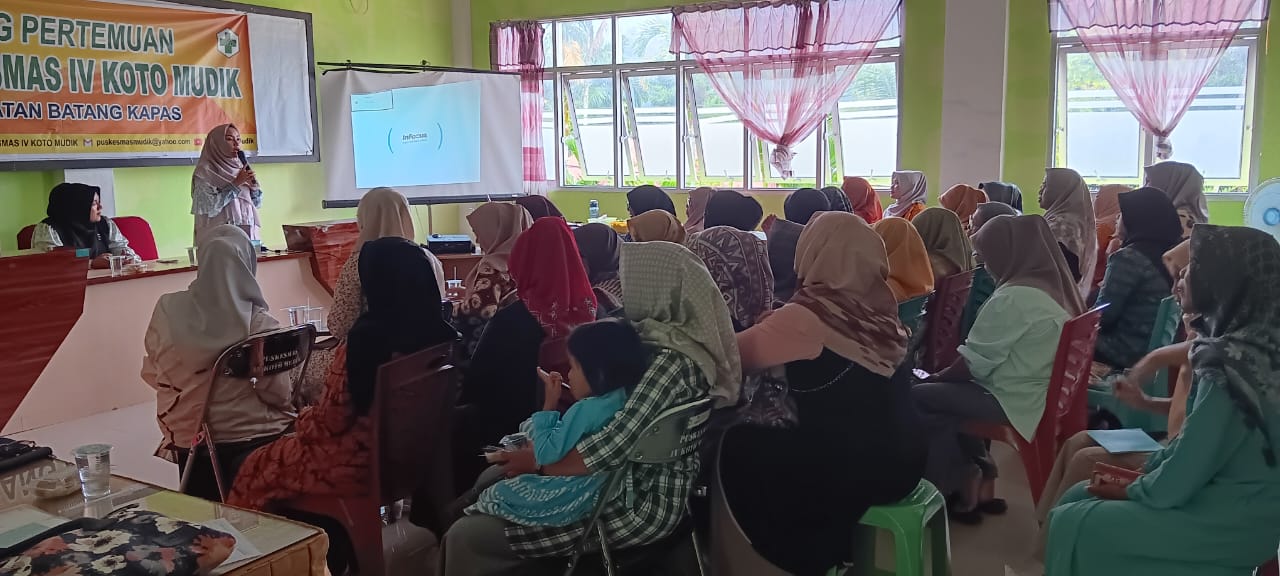 PKM IV KOTO MUDIK PELATIHAN KADER DALAM PENYIAPAN PEMBERIAN MAKANAN BERBASIS PANGAN LOKAL BAGI IBU H