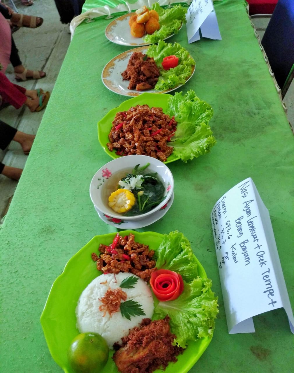 KEGIATAN PEMBERIAN MAKANAN TAMBAHAN (PMT)BERBAHAN PANGAN LOKAL UNTUK BALITA GIZI KURANG & IBU HAMIL 