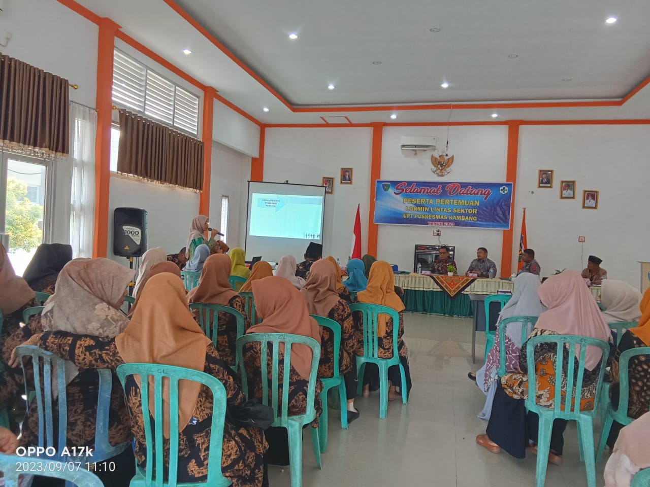 Kegiatan Lokmin Linsek Triwulan III di aula kantor Camat Lengayang PKM Kambang