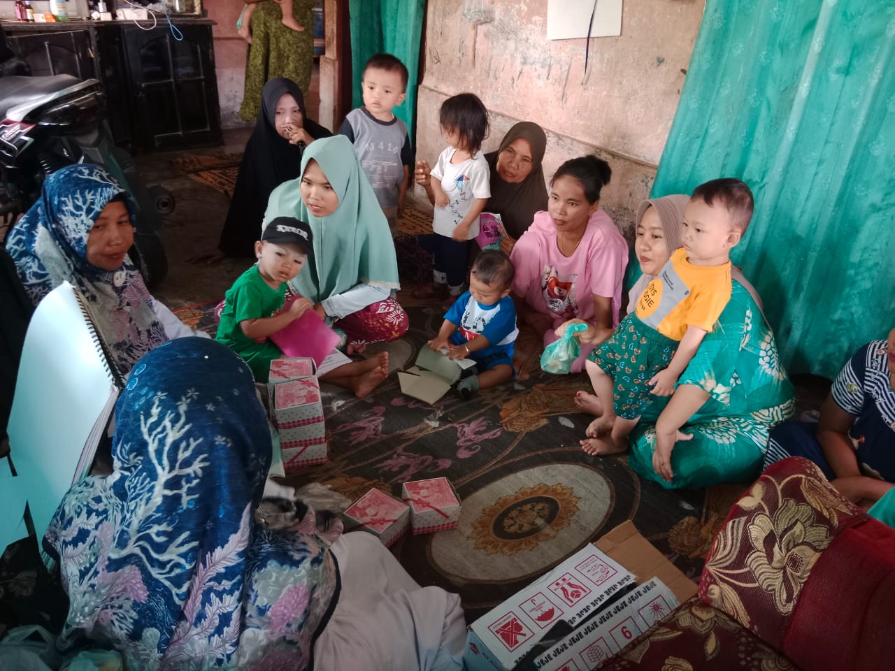 Kelas ibu balita ini dilaksanakan di Koto Baru dengan petugas KIA puskesmas Surantih