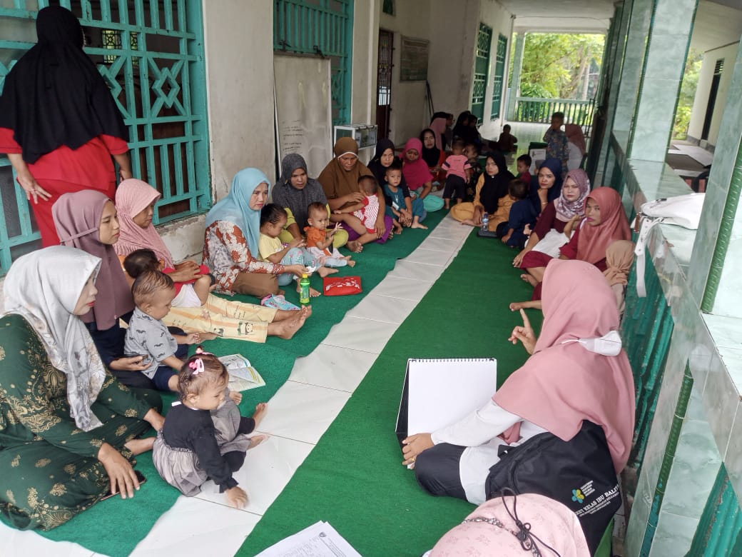Kelas ibu balita ini dilaksanakan di Koto Taratak dengan petugas KIA puskesmas Surantih