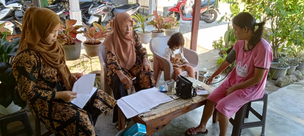 Giat kegiatan Pos UKK(Upaya Kesehatan Kerja) di kampung Ujung Padang wilayah kerja Puskesmas kambang