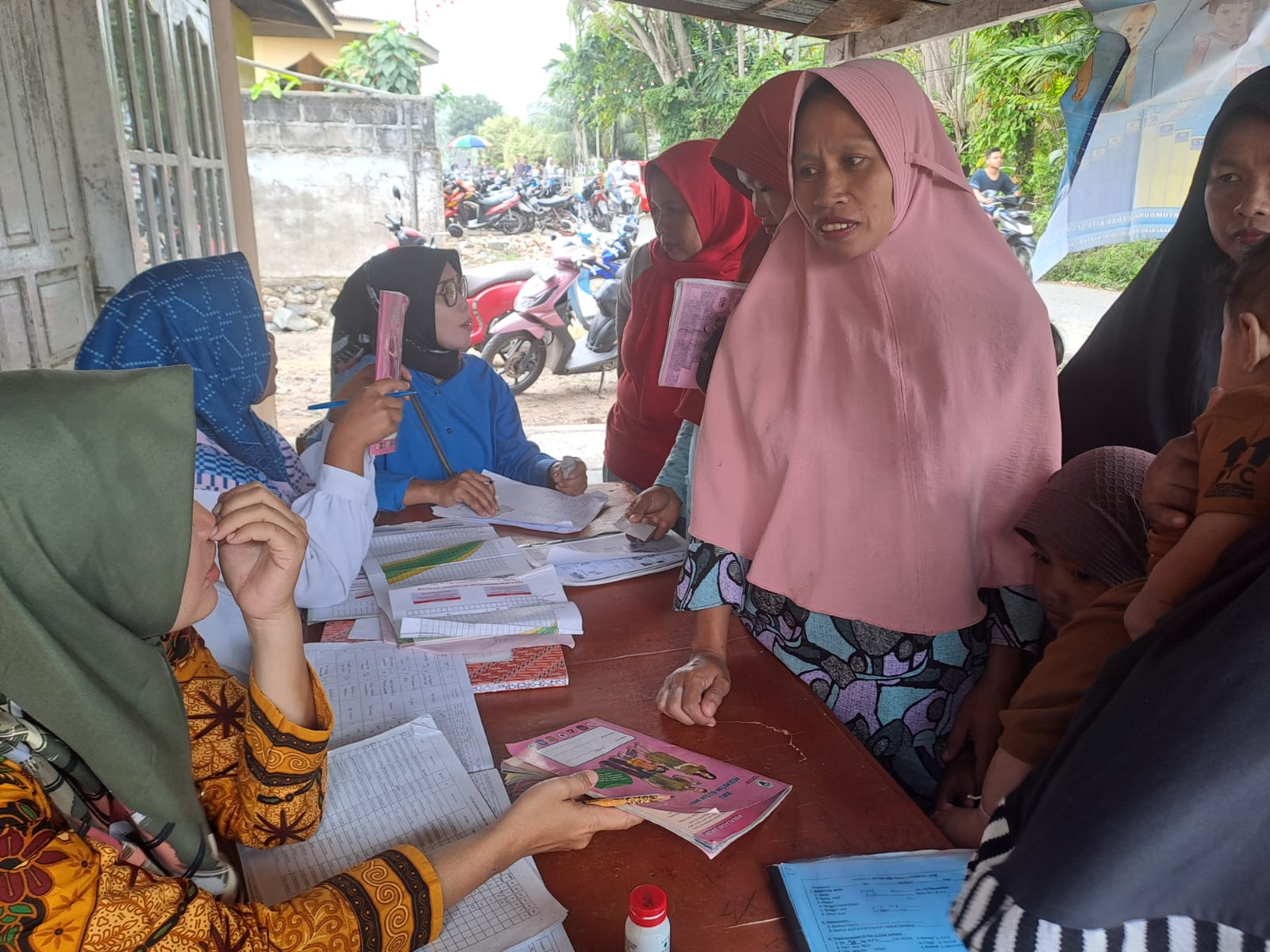 Pelaksanaan Posyandu Mawar 2 di Kenagarian Kapuh wilayah kerja Puskesmas Tarusan