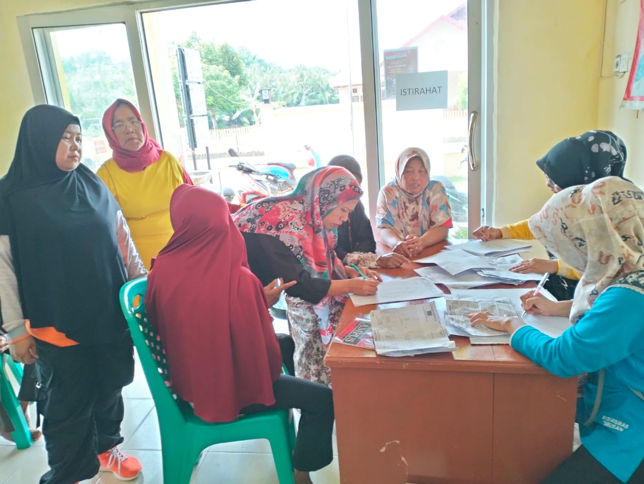 KEGIATAN KUNJUNGAN RUMAH LANSIA RESTI  DAN EDUKASI LANSIA DI CAROCOK ANAU NAGARI CAROCOK ANAU WILKER