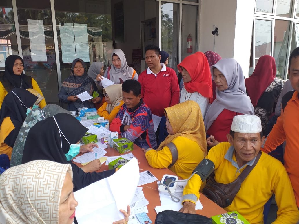 PUSKESMAS PASAR BARU KEGIATAN PTM ( DETEKSI DINI FAKTOR RESIKO PTM) DI Kantor CAMAT BAYANG Terintegr