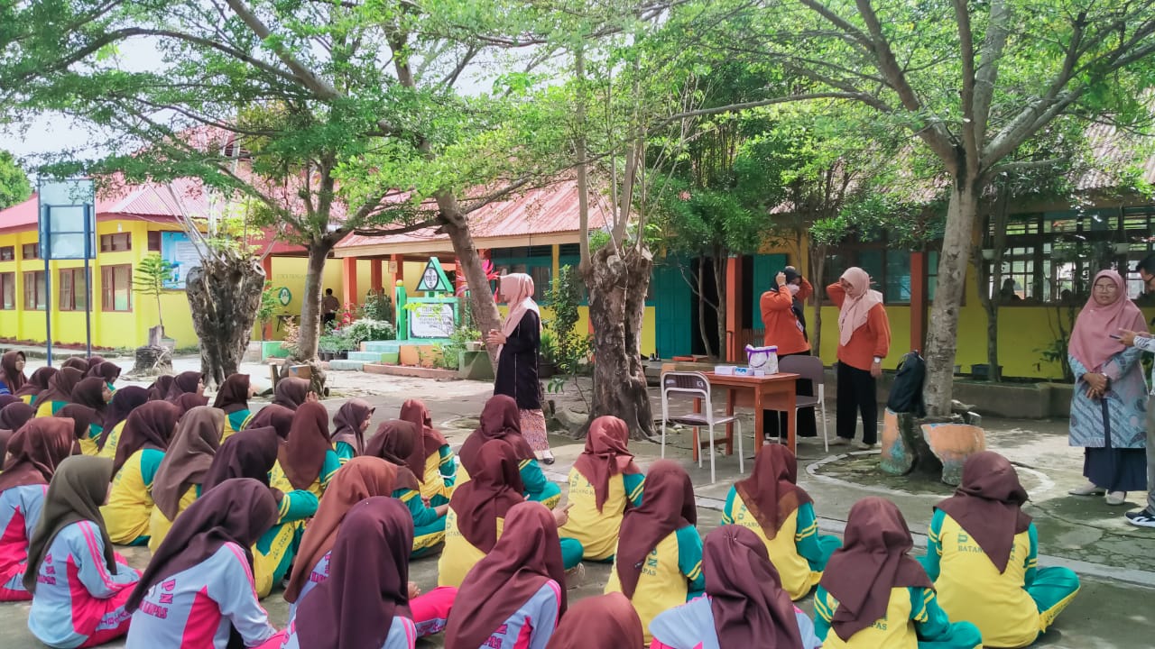 PUSKESMAS PASAR KUOK MELAKSANAKAN KEGIATAN GERMAS AKSI BERGIZI DI SMP 1 BATANG KAPAS 