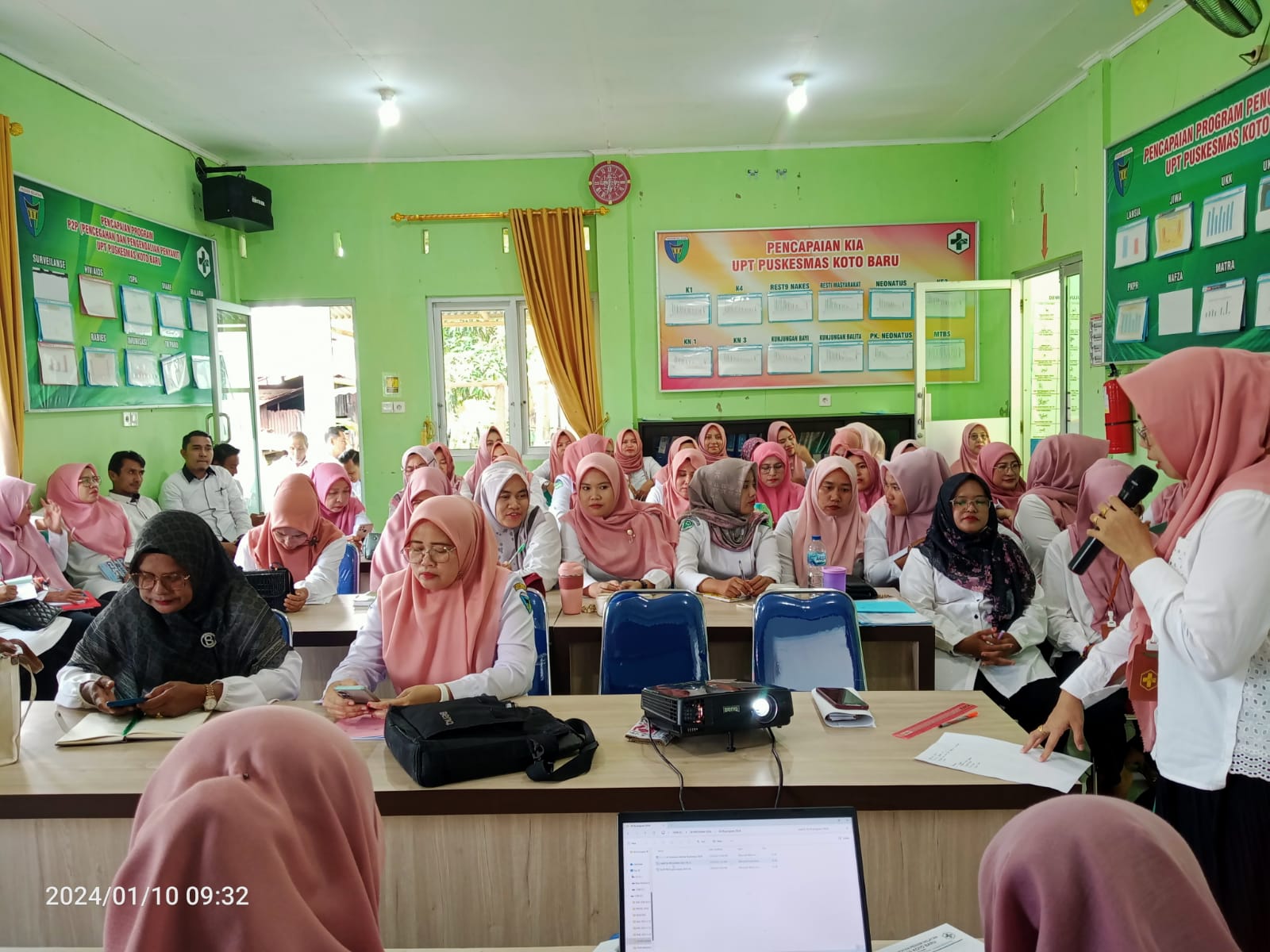 Pelaksanaan Lokmin Bulanan Bulan Pertama di tahun 2024 di Aula Puskesmas Koto Baru
