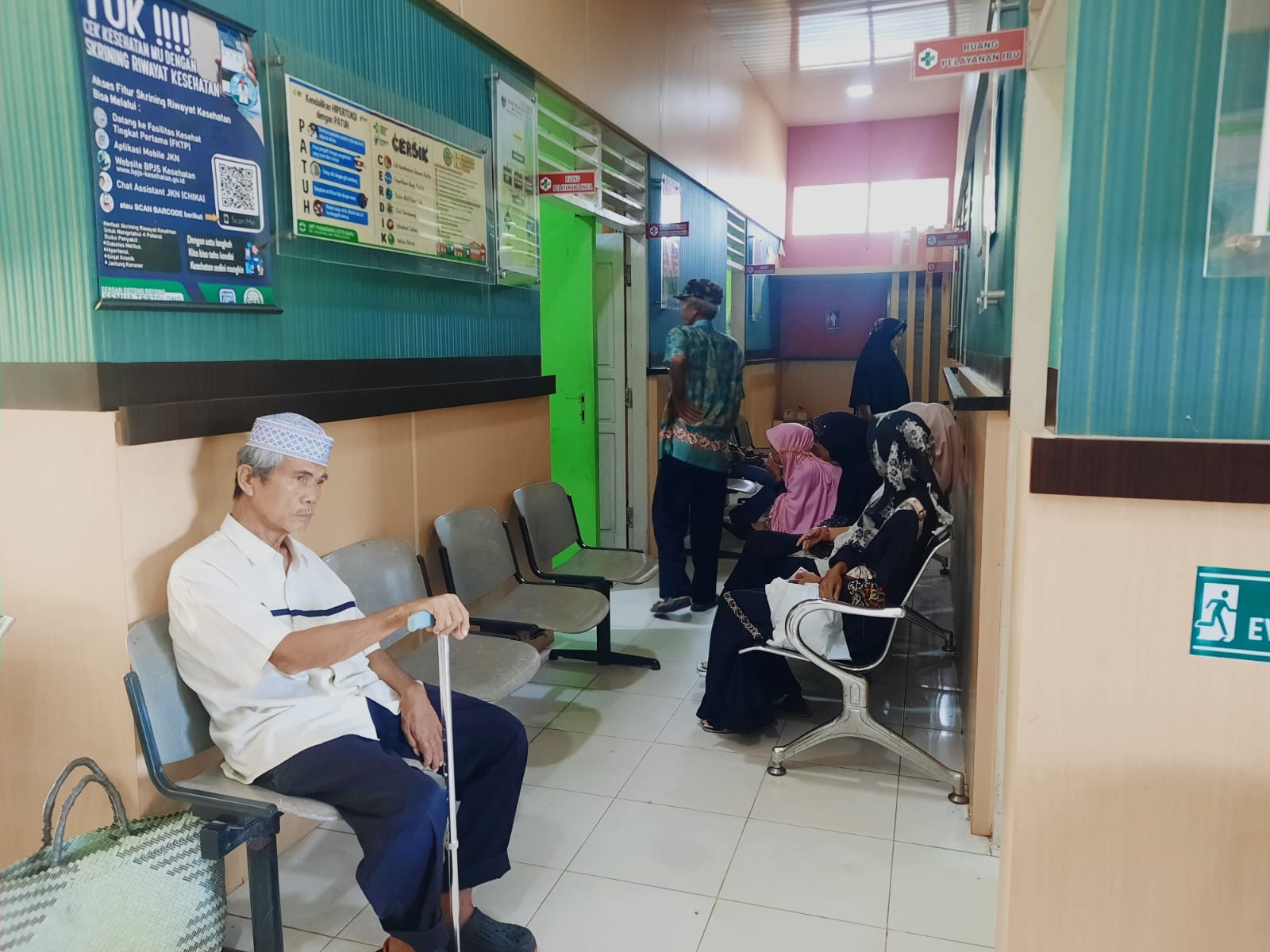 Pelaksana Pelayanan di Poli di puskesmas koto baru