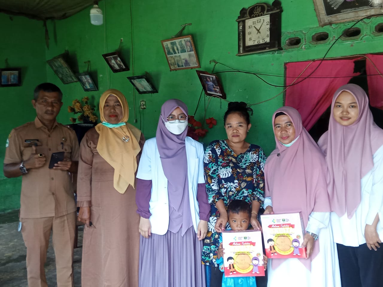 Pemberian Makanan Tambahan (PMT) Puskesmas Surantih