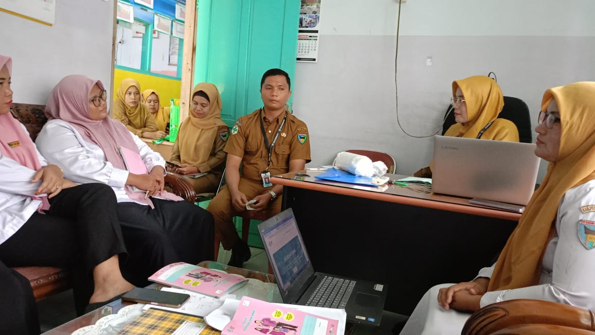 Pembinaan dan evaluasi UKM ke Pelaksana UKM Pusk Asam Kumbang 