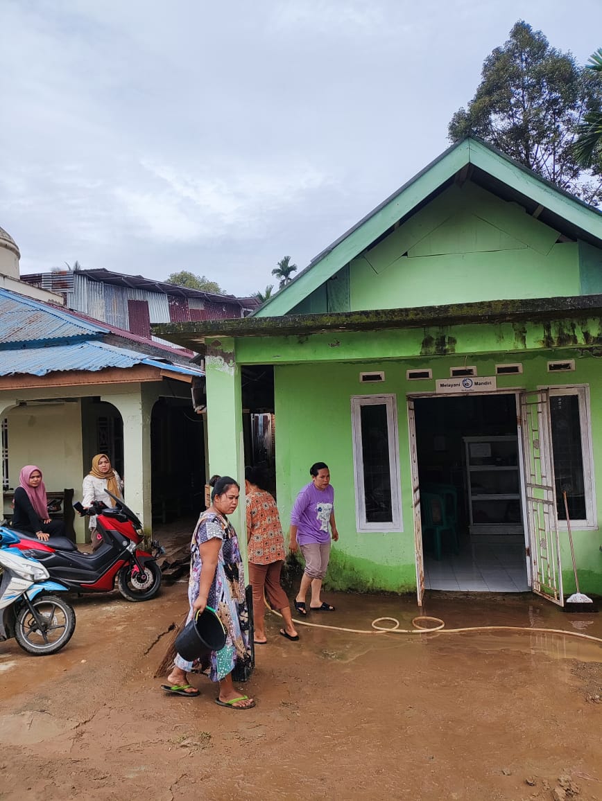 KUNJUNGAN PEMANTAUAN PUSTU/POSKESRI DAN MASYARAKAT TERDAMPAK BANJIR PUSKESMAS IV KOTO MUDIK