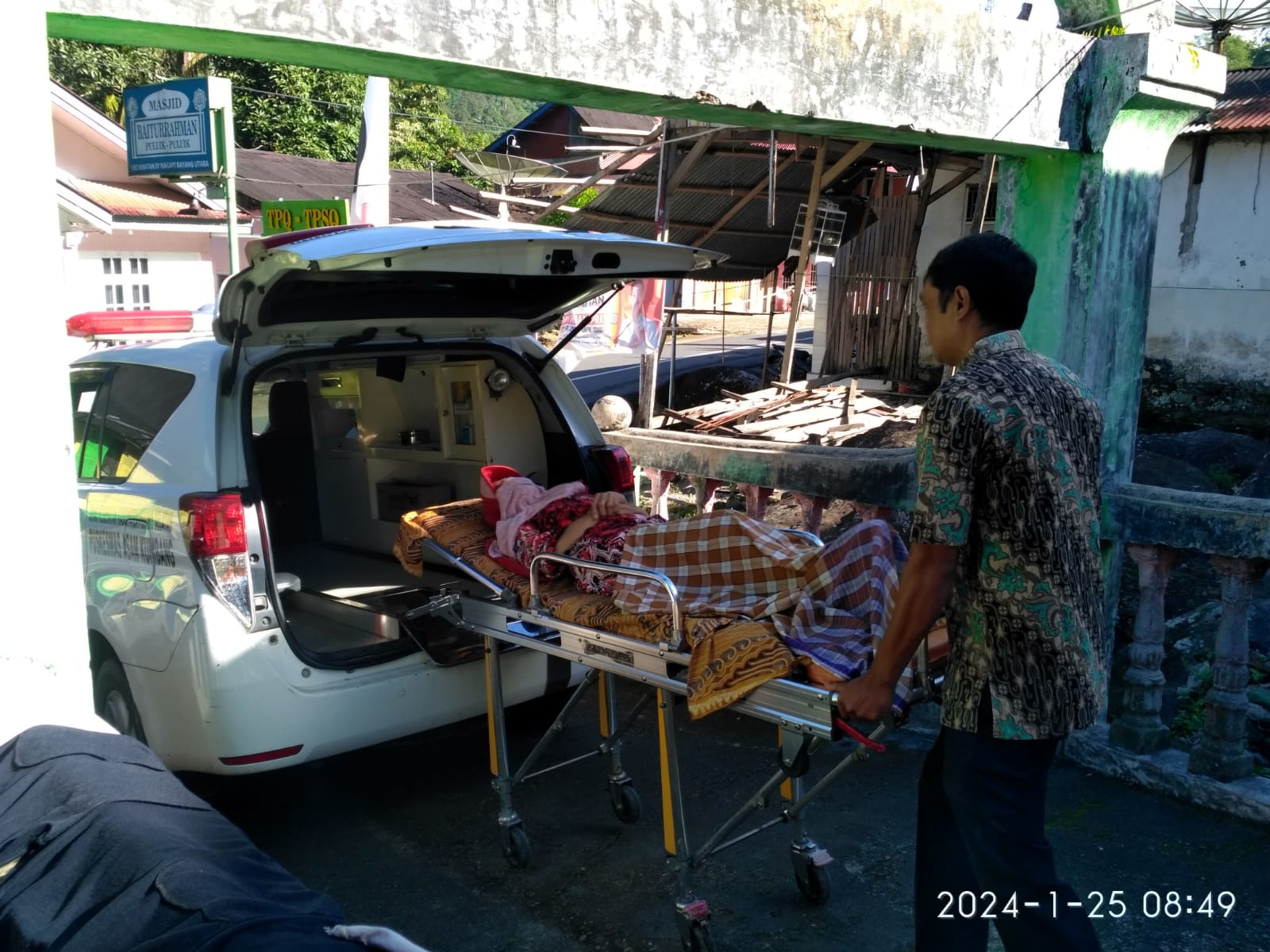 PENJEMPUTAN PASIEN RANG PESISIR WILAYAH KERJA PUSKESMAS ASAM KUMBANG 