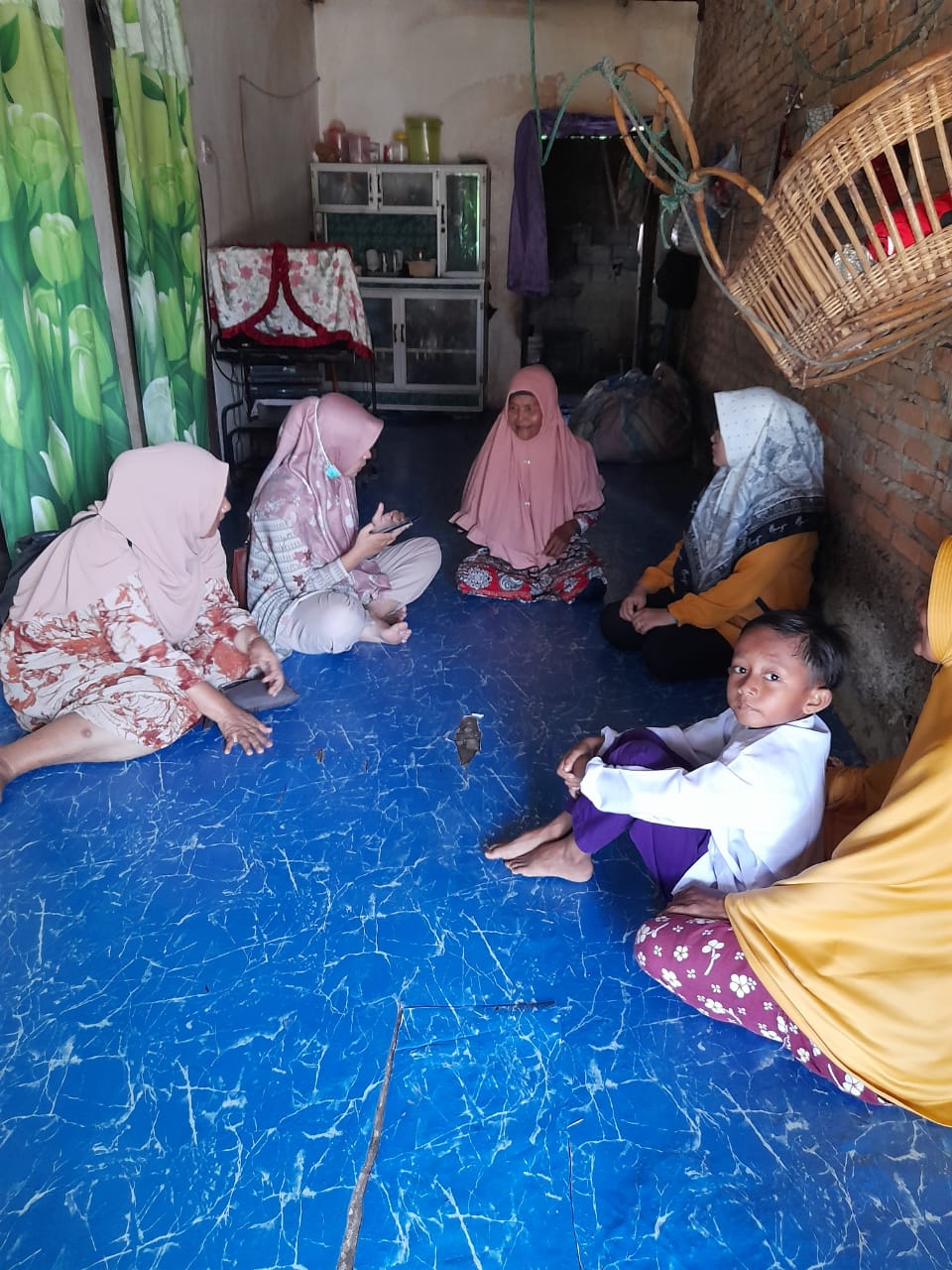 PUSK KY GADANG   Melakukan kunjungan ke rumah pasien DBD